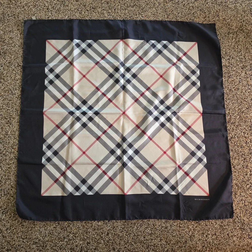 Burberry Silk Square Scarf Nova Check Black Border Made in Italy 34x33